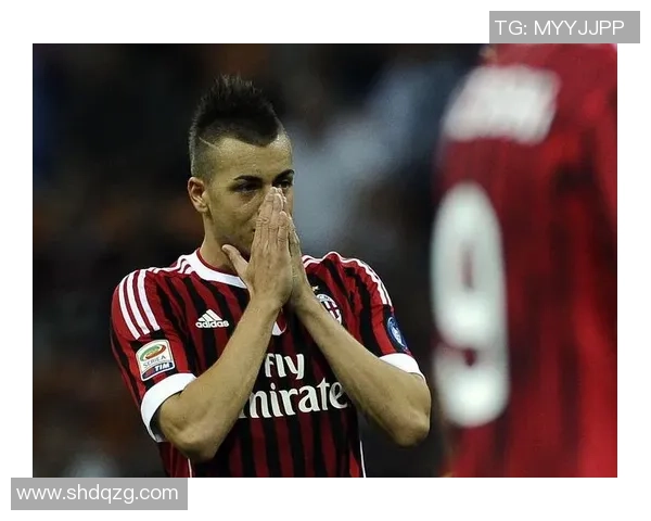 当足球球星的女朋友：光鲜背后的挑战与甜蜜生活