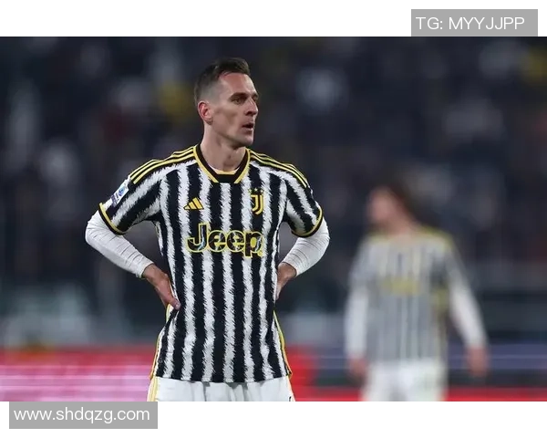 波兰著名前锋领军足坛辉煌历程与绿茵场传奇故事 波兰著名前锋领军足坛辉煌历程与绿茵场传奇故事