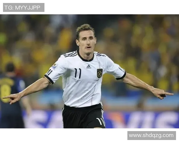 足坛十大经典后腰球星盘点 揭秘足球中场屏障的魅力与传奇